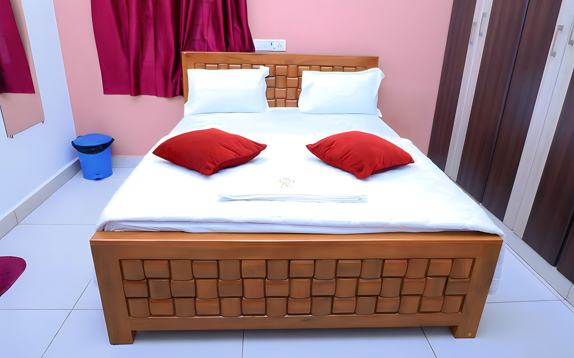 Residency Room Availability in Thiruneermalai